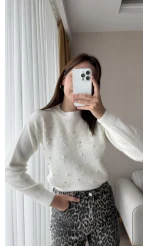 Taşlı Beyaz Yumoş Kazak