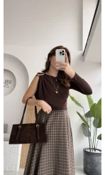 Tek Omuz Açık Aksesuar Detaylı Zıbın Bluz - Acı Kahve