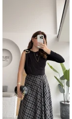 Tek Omuz Açık Aksesuar Detaylı Zıbın Bluz - Siyah