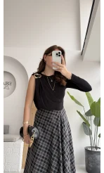 Tek Omuz Açık Aksesuar Detaylı Zıbın Bluz - Siyah