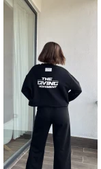 The Giving Siyah Takım