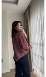 V Yaka Çizgili Bordo Gömlek