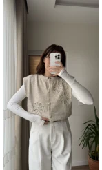 Vatkalı Krem Taşlı Yelek