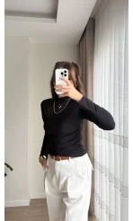 Yandan Büzgülü Siyah Bluz