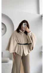 Yumoş Panço Kemerli Düğmeli Dik Yaka