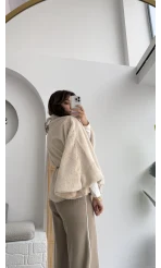 Yumoş Panço Kemerli Düğmeli Dik Yaka