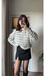 Lara Mini Yırtmaçlı Şort Etek Siyah