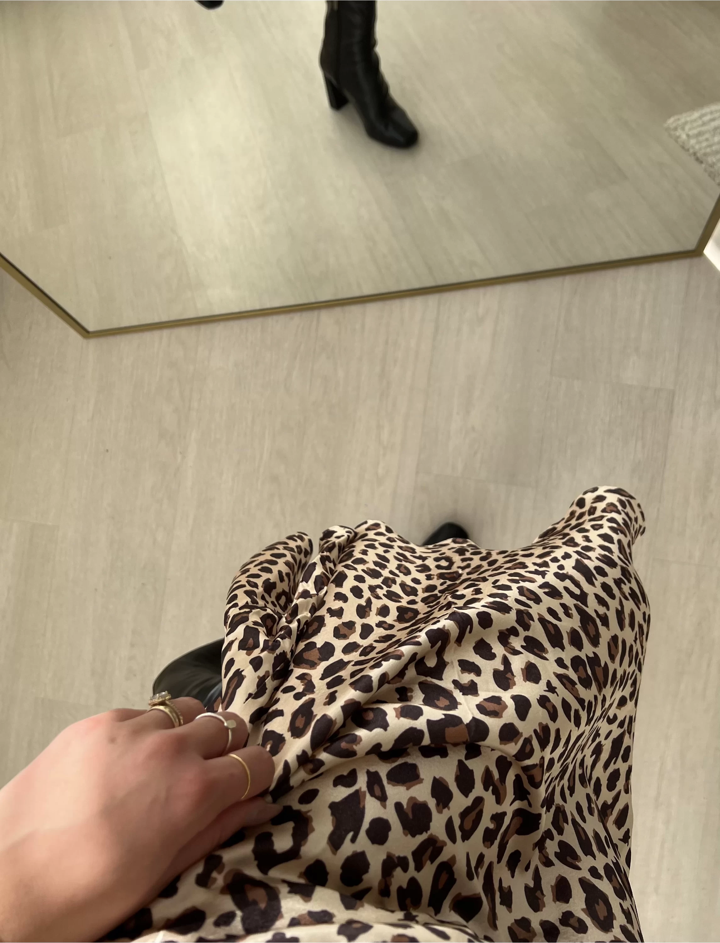 Saten Leoparlı Etek