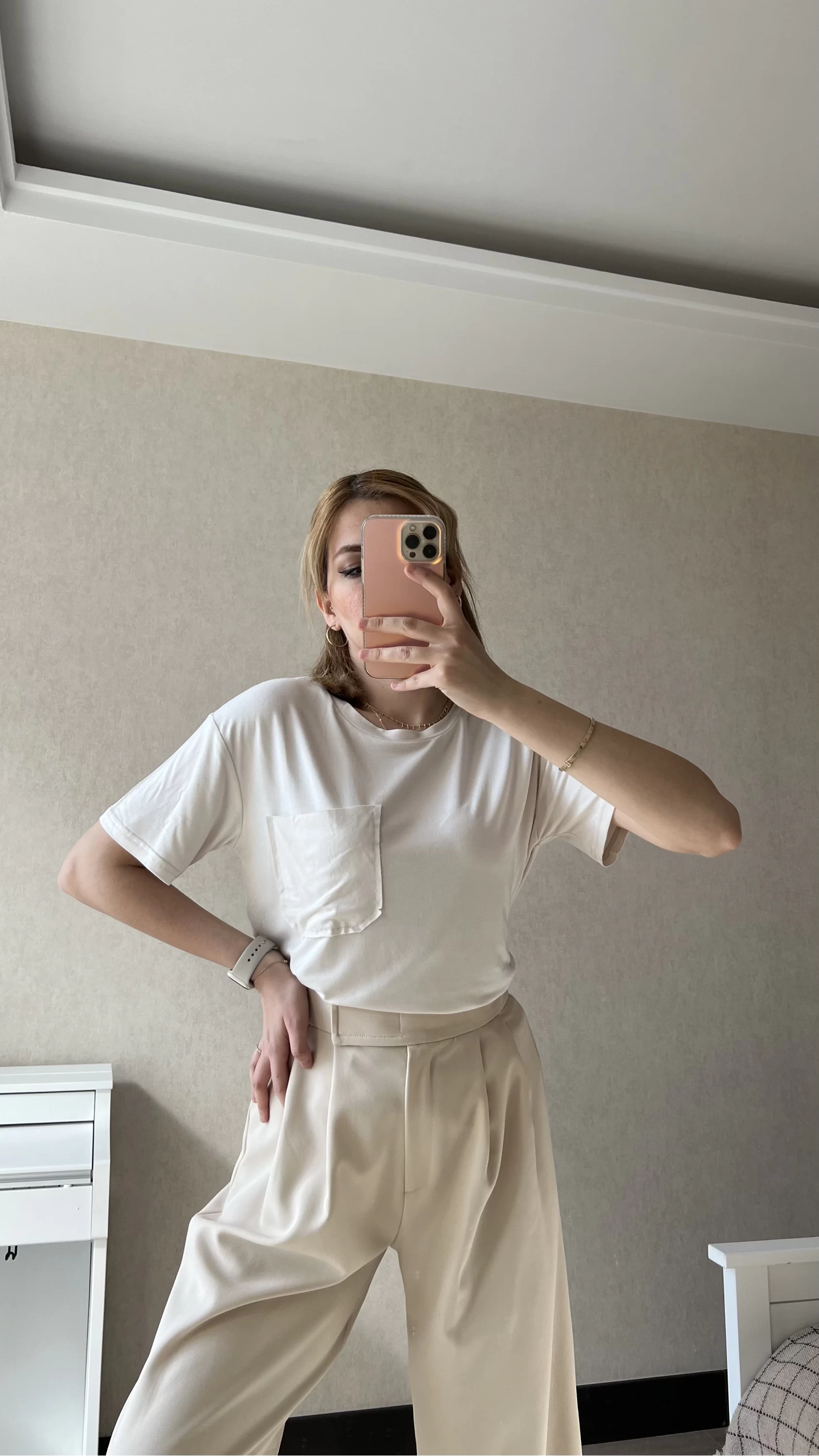Basic Düz Krem Cepli T-Shirt