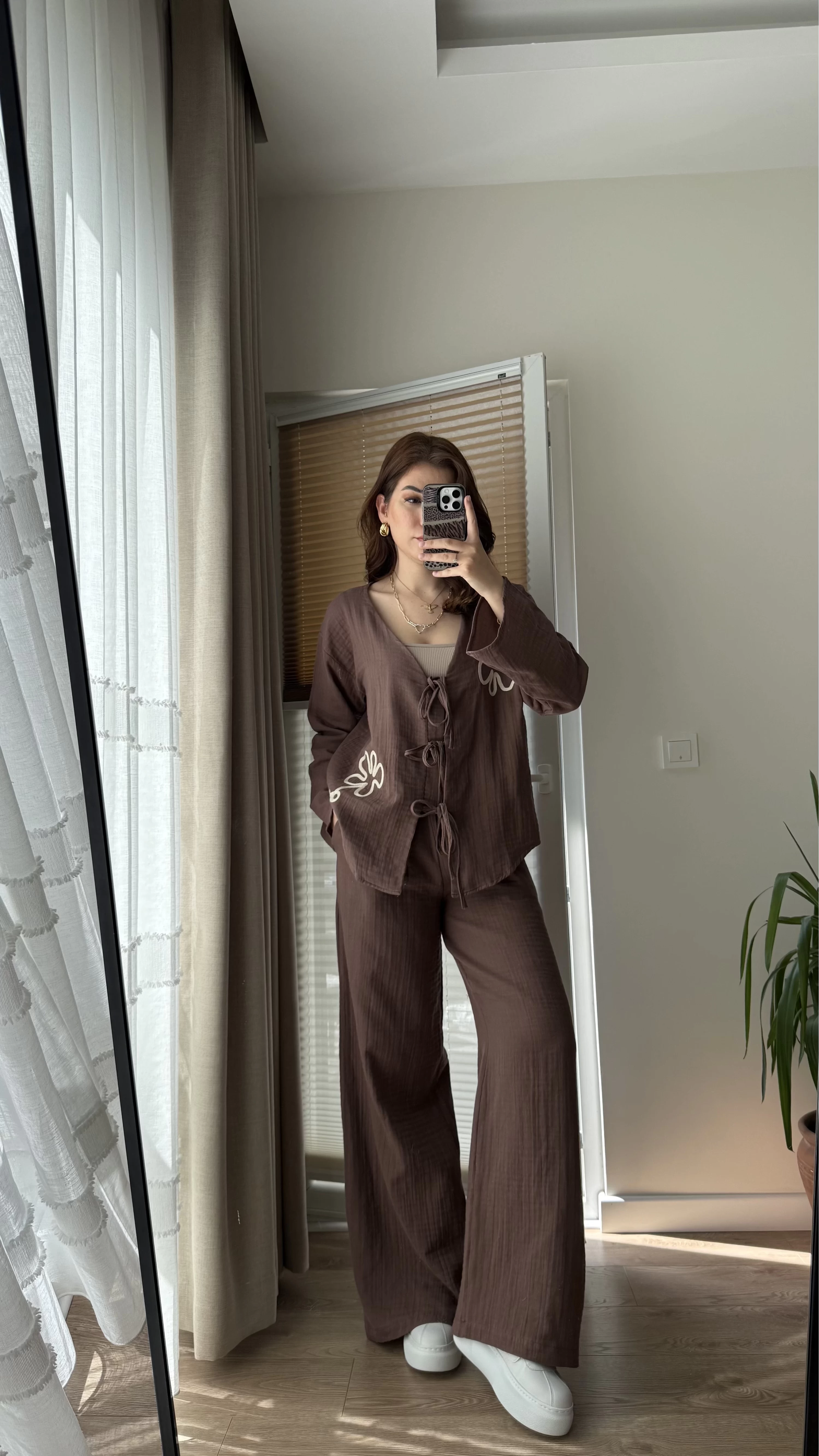 Bella Müslin Nakışlı Takım Acı Kahve