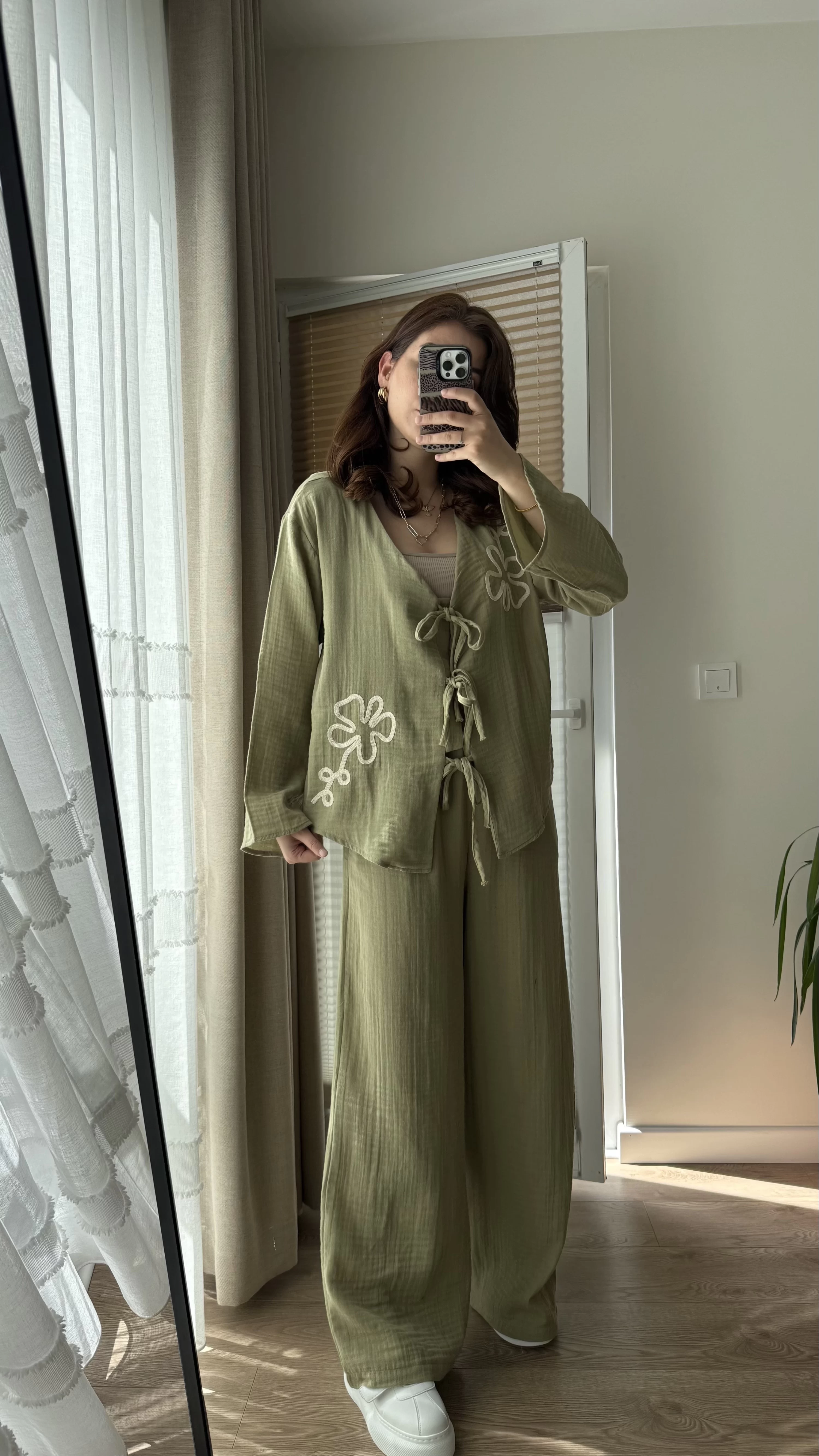 Bella Müslin Nakışlı Takım Haki