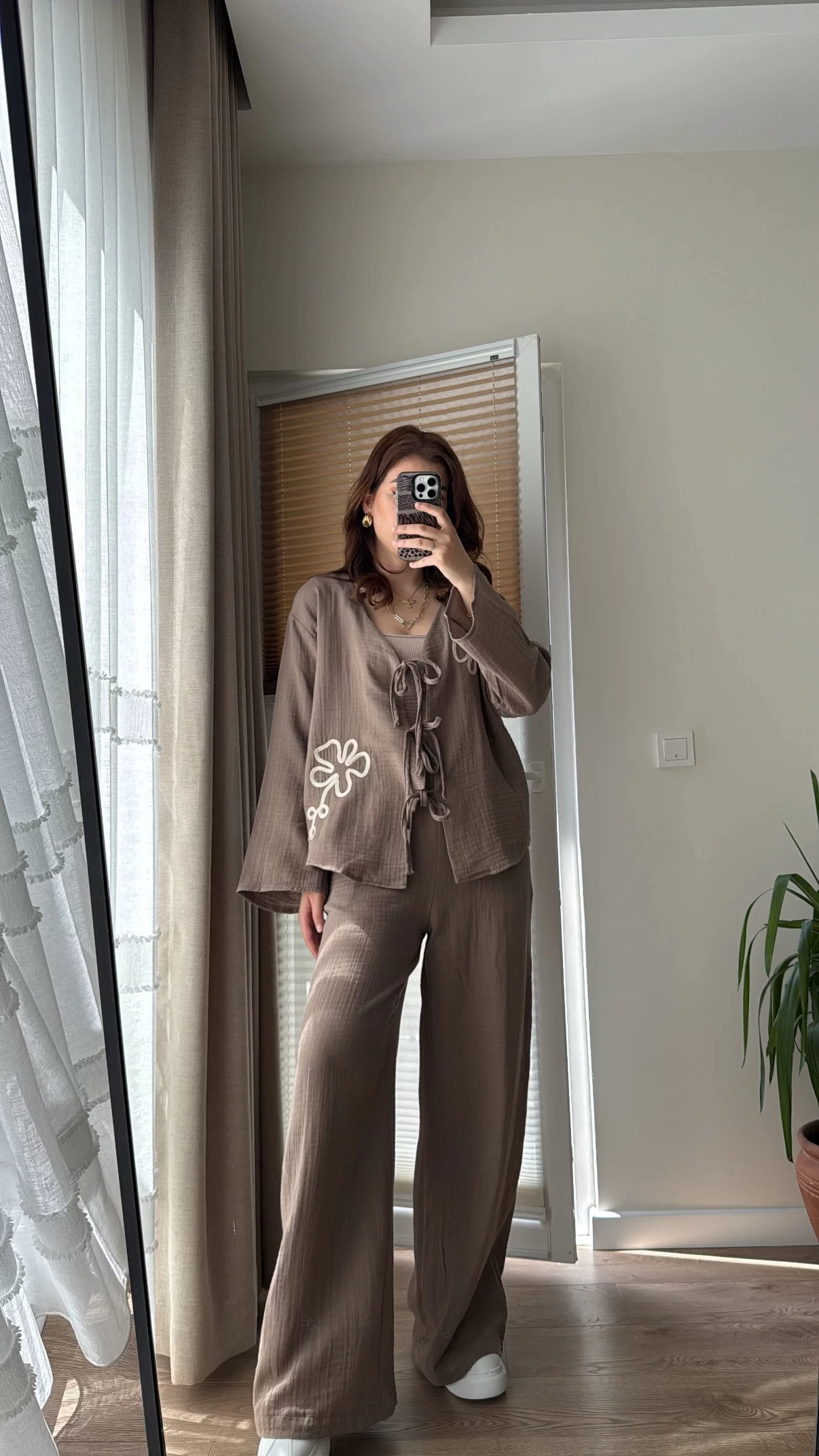 Bella Müslin Nakışlı Takım Vizon