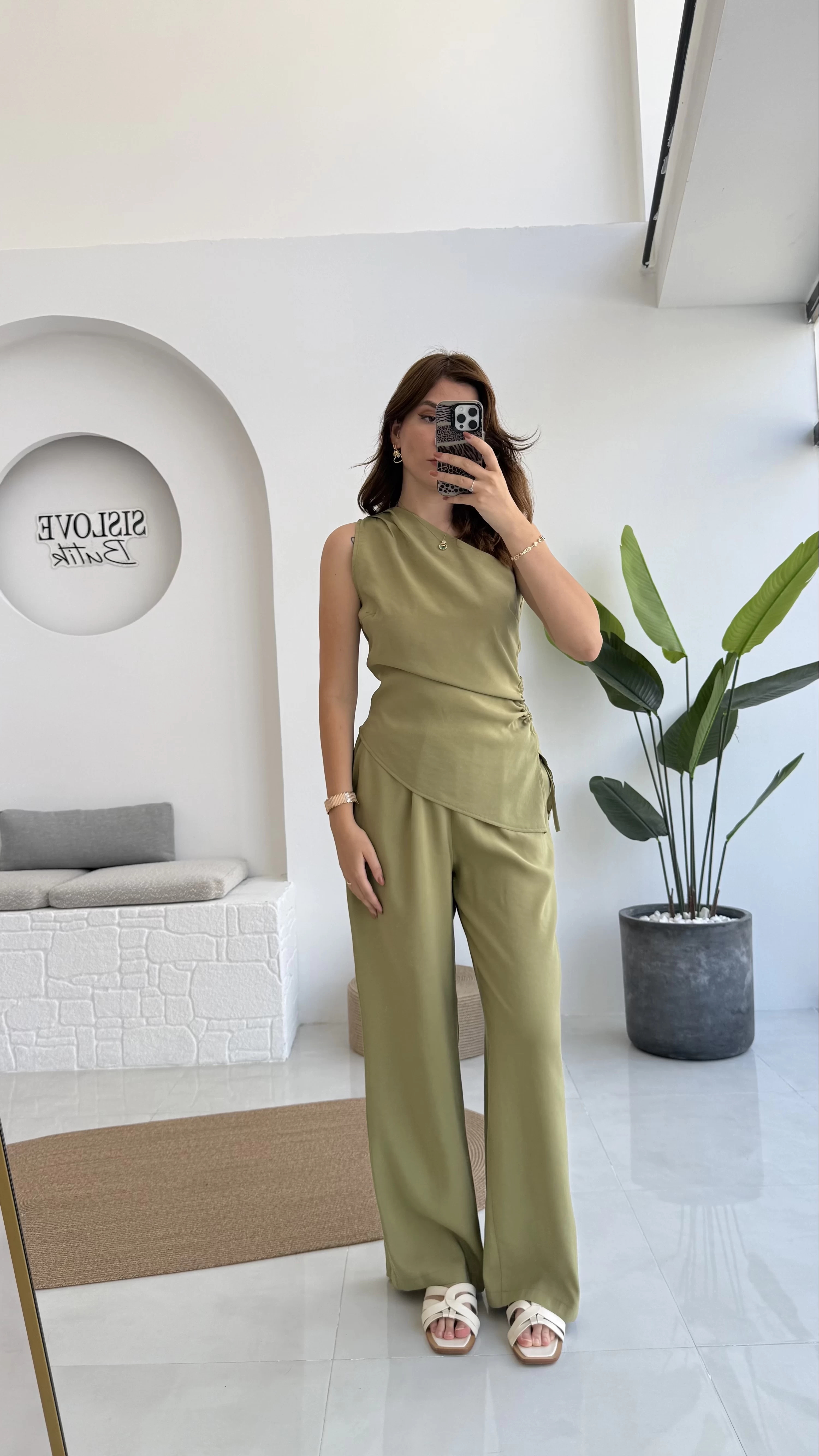 Gilda Tek Omuz Asimetrik Kesim Takım - Yeşil