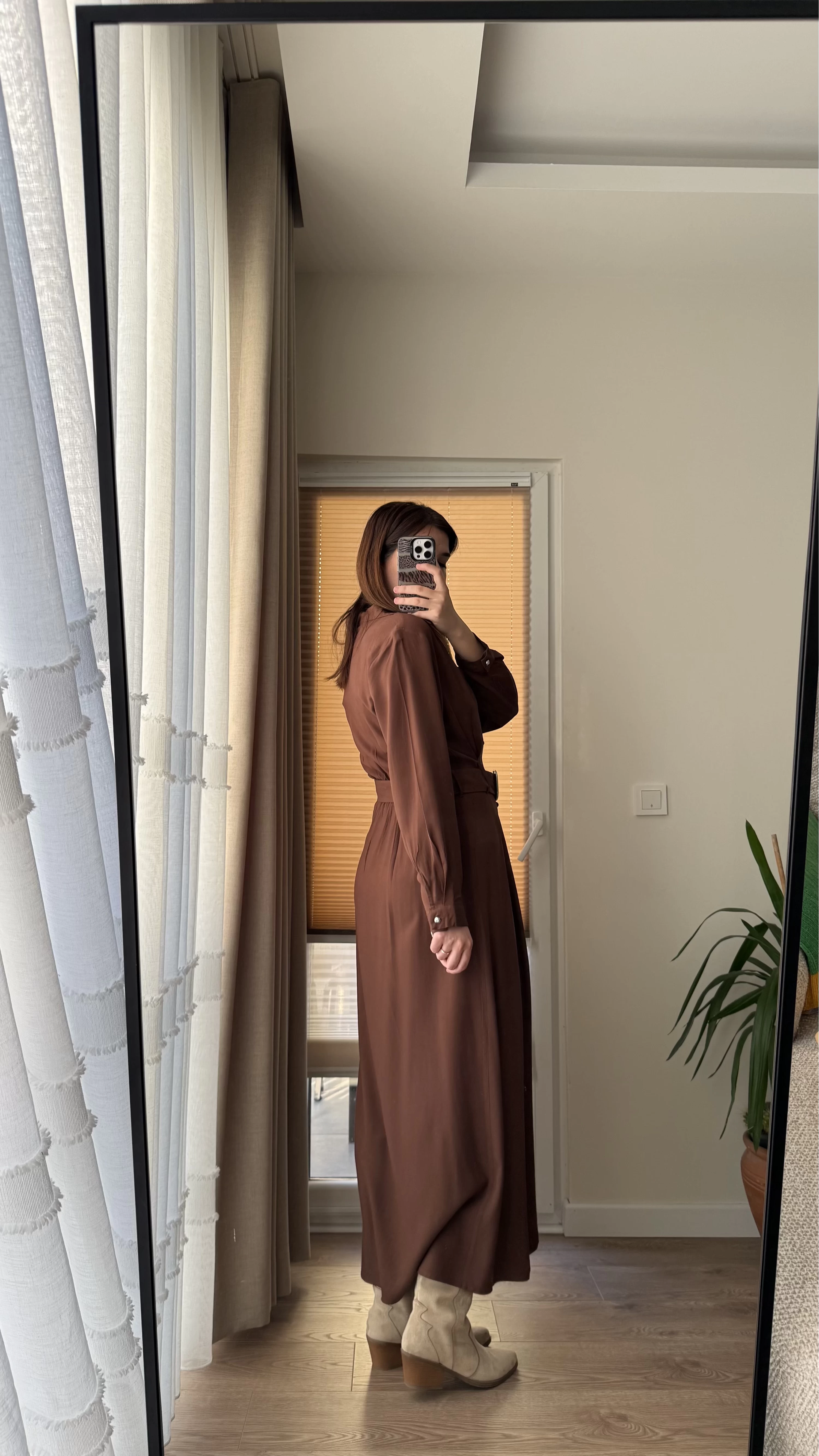 Matilda Kahverengi Kuşaklı Taşlı Elbise
