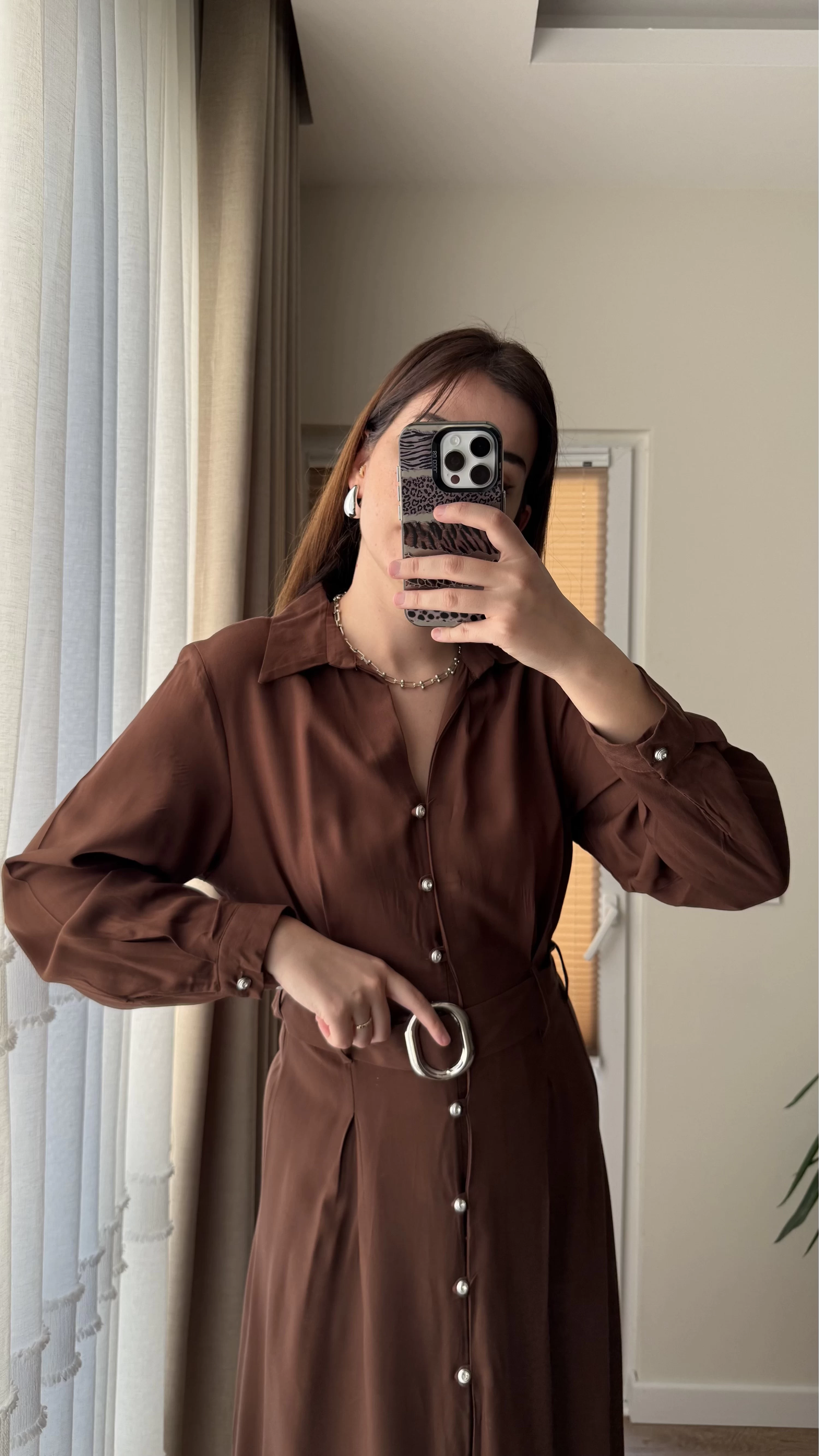 Matilda Kahverengi Kuşaklı Taşlı Elbise