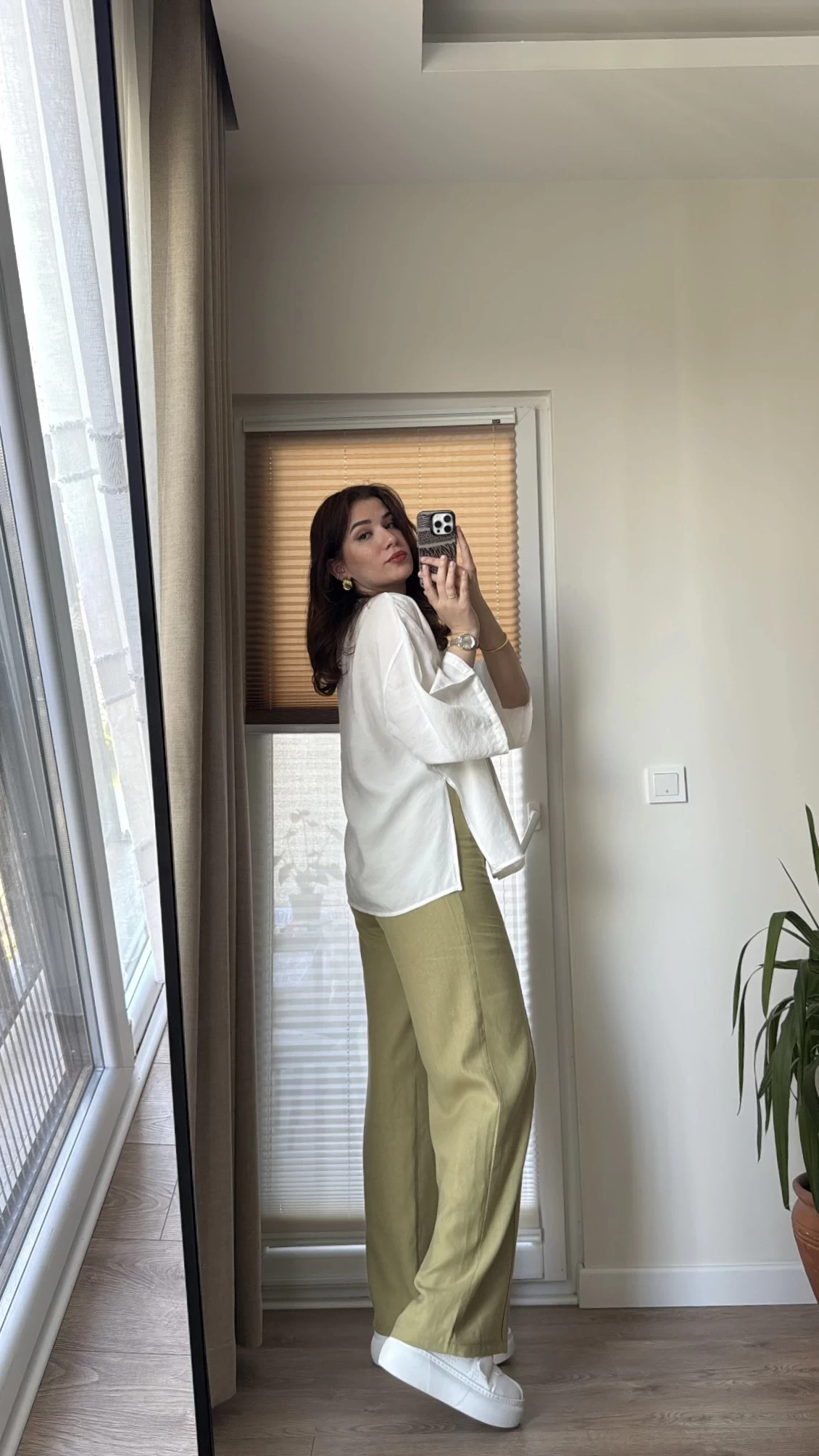 Önü Düğmeli Gömlek - Beyaz
