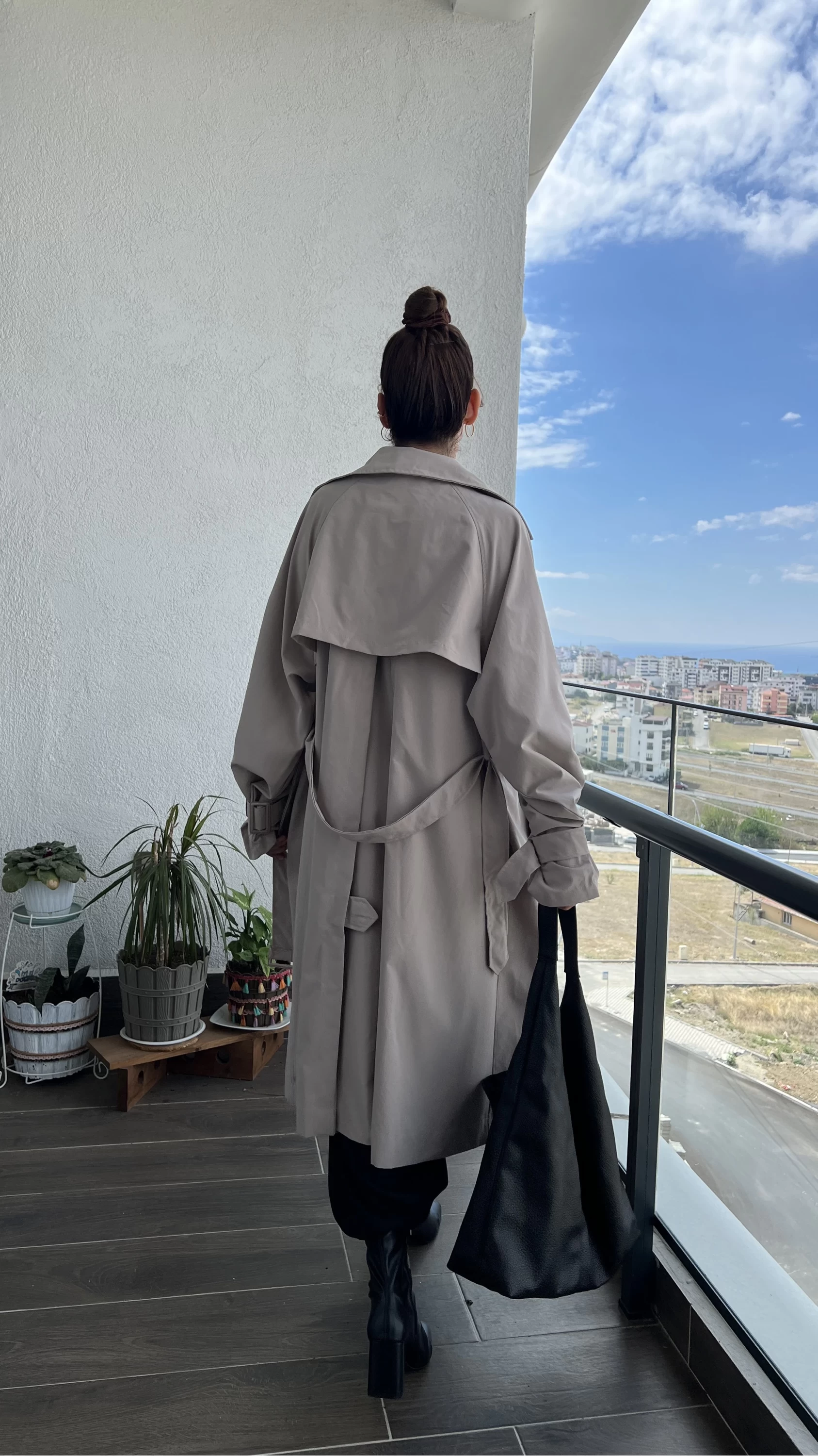 Oversize Kuşaklı Düğmeli Trençkot