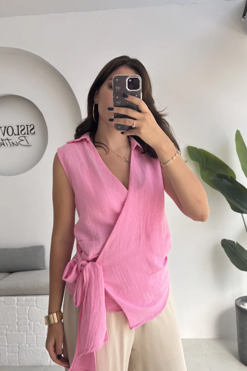 1036 - Rarity Polo Yaka Sıfır Kol Müslin Bluz - Şeker Pembesi