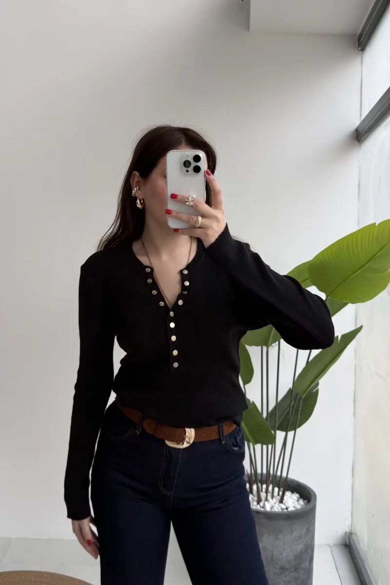 Lyssa V Yaka Çıtçıtlı Triko Kazak - Siyah