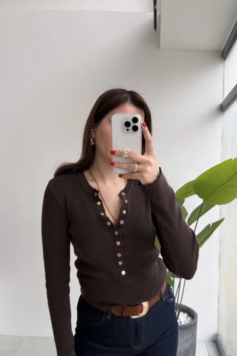 Lyssa V Yaka Çıtçıtlı Triko Kazak - Acı Kahve