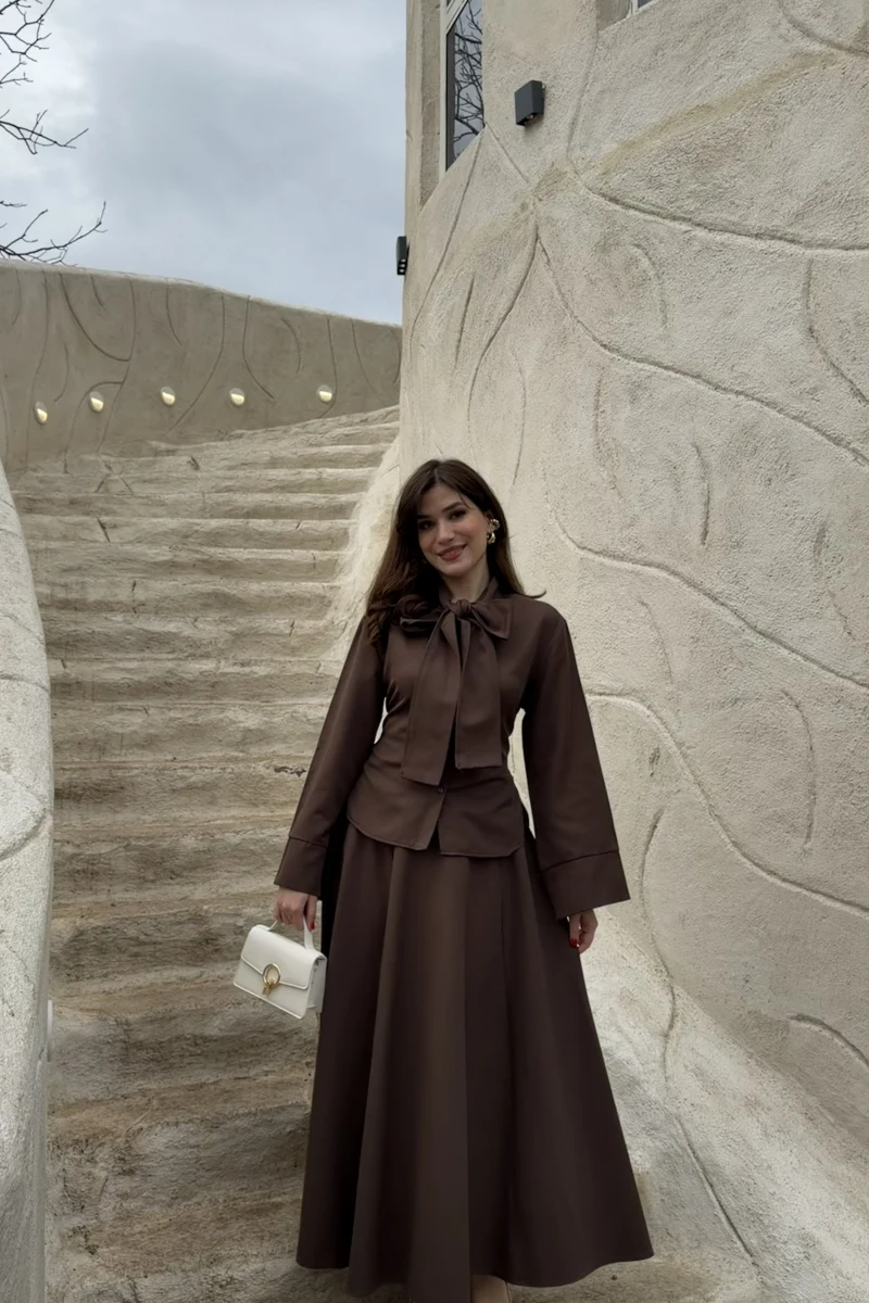 Raquel Fular Yakalı Bağlamalı Gömlek Etek Takım - Acı Kahve - Kod: 266005