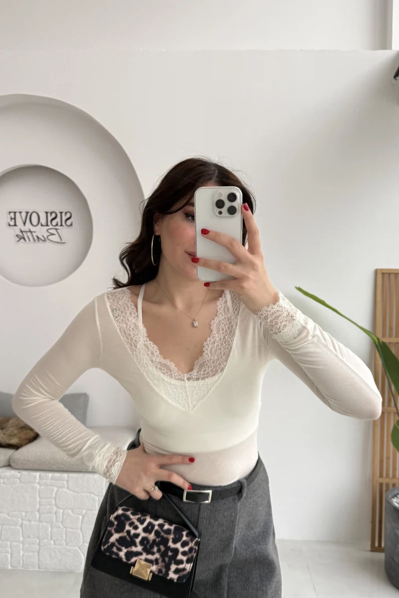 V Yaka Dantel Detay Kaşmir Bluz - Ekru - Kod: 32311