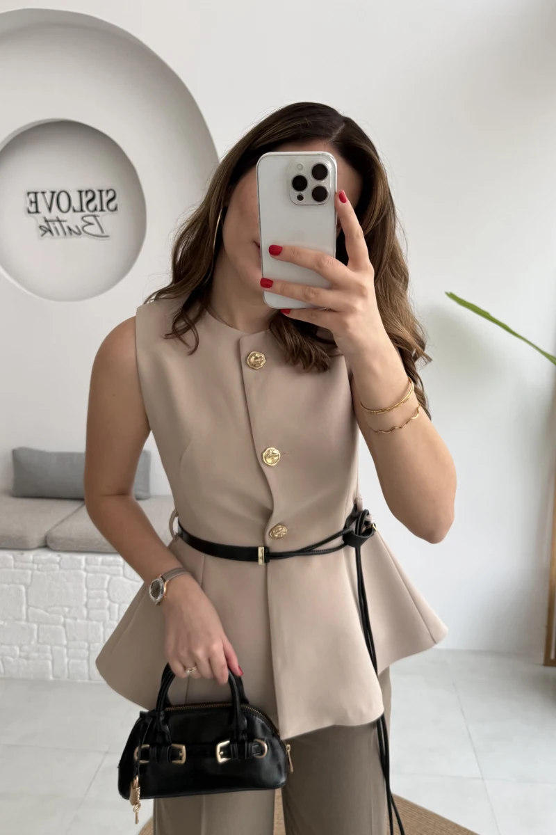 Kemer Detay Gold Düğmeli Yelek - Taş - Kod: 9682