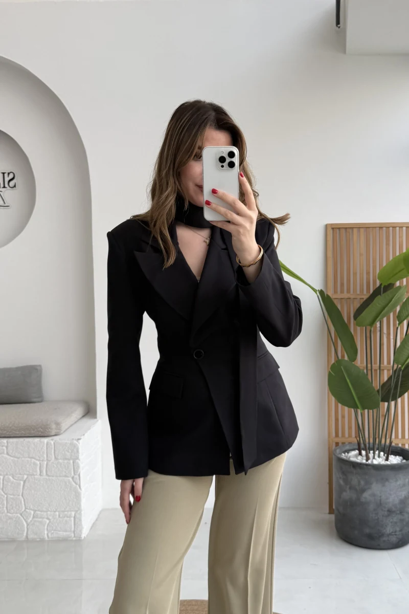 Lucy Fularlı Bele Oturan Blazer Ceket - Siyah