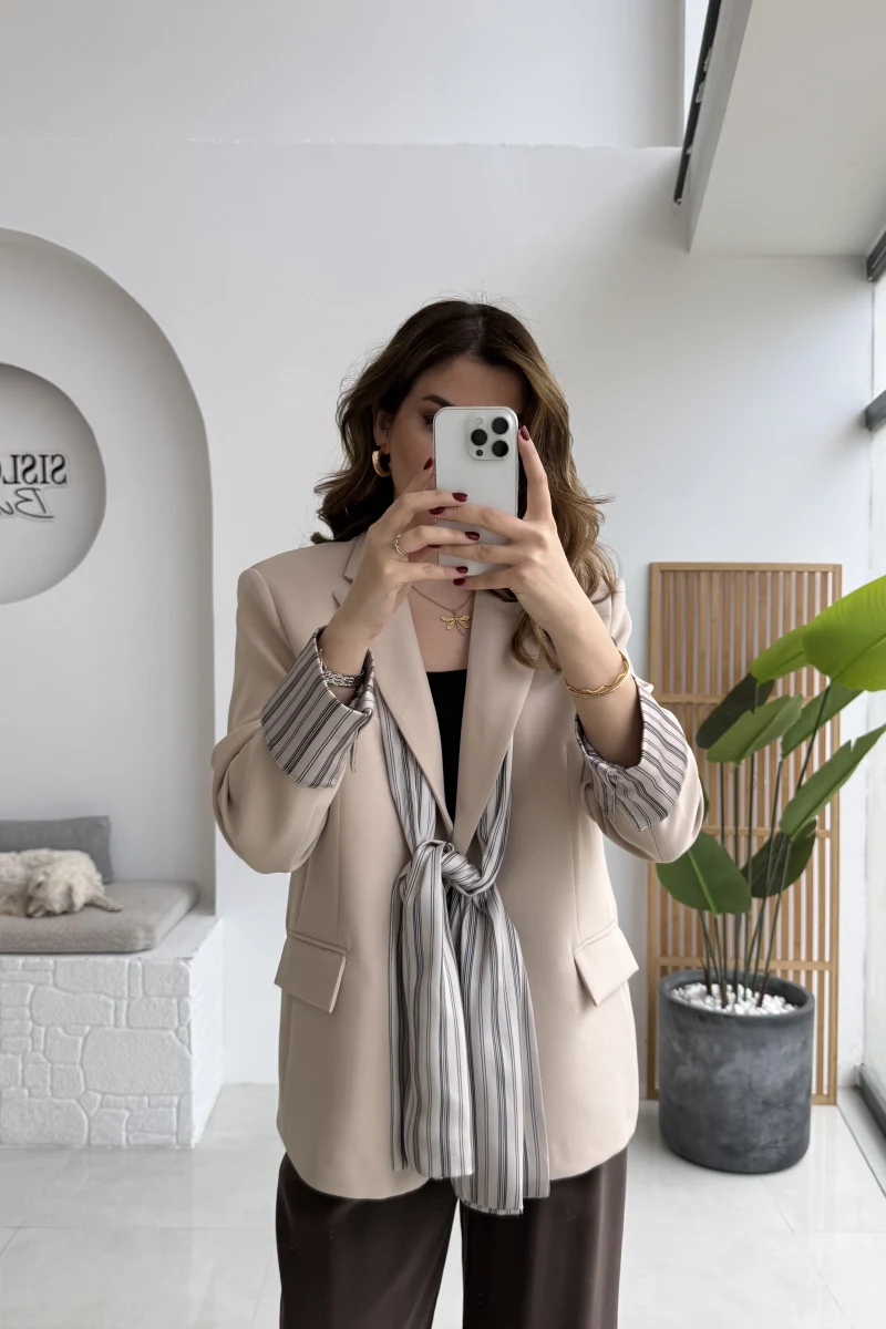 Wınslet Çizgili Fularlı Atlas Blazer Ceket - Taş - Kod: 9722