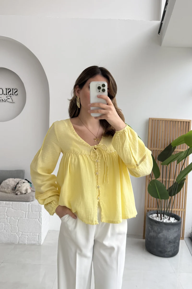 Peri İnci Detay Sarı Bluz
