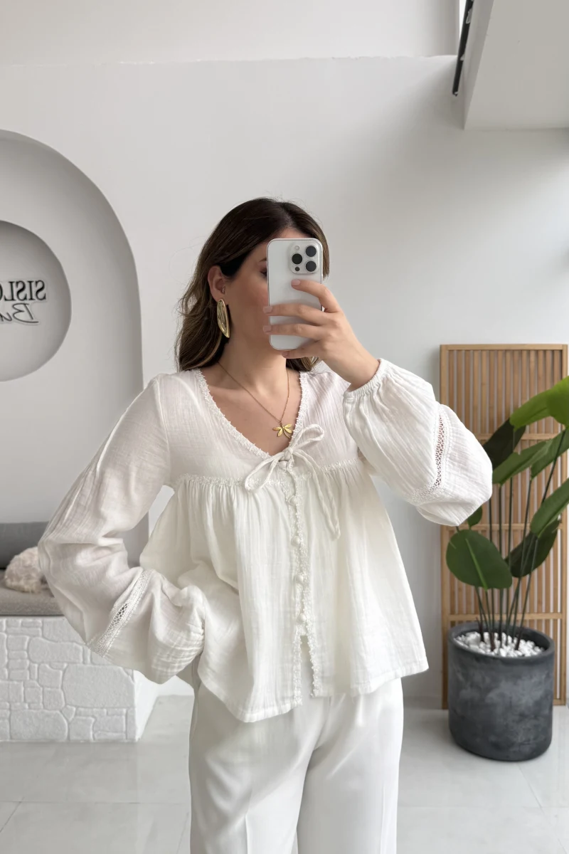 Peri İnci Detay Beyaz Bluz