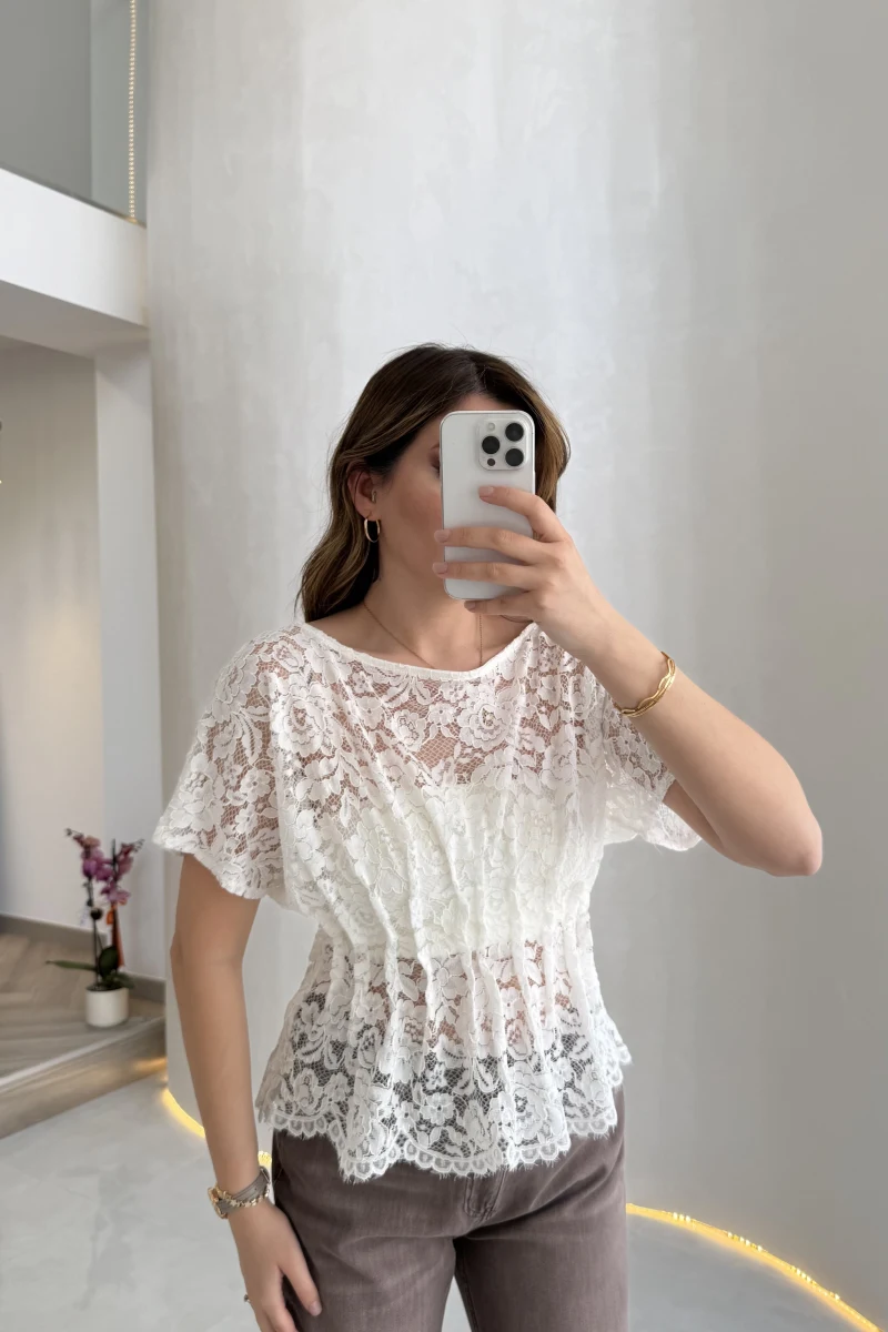 Flaner Büzgülü Bel Detaylı Kayık Yaka Dantelli Bluz - Ekru - Kod: 2966