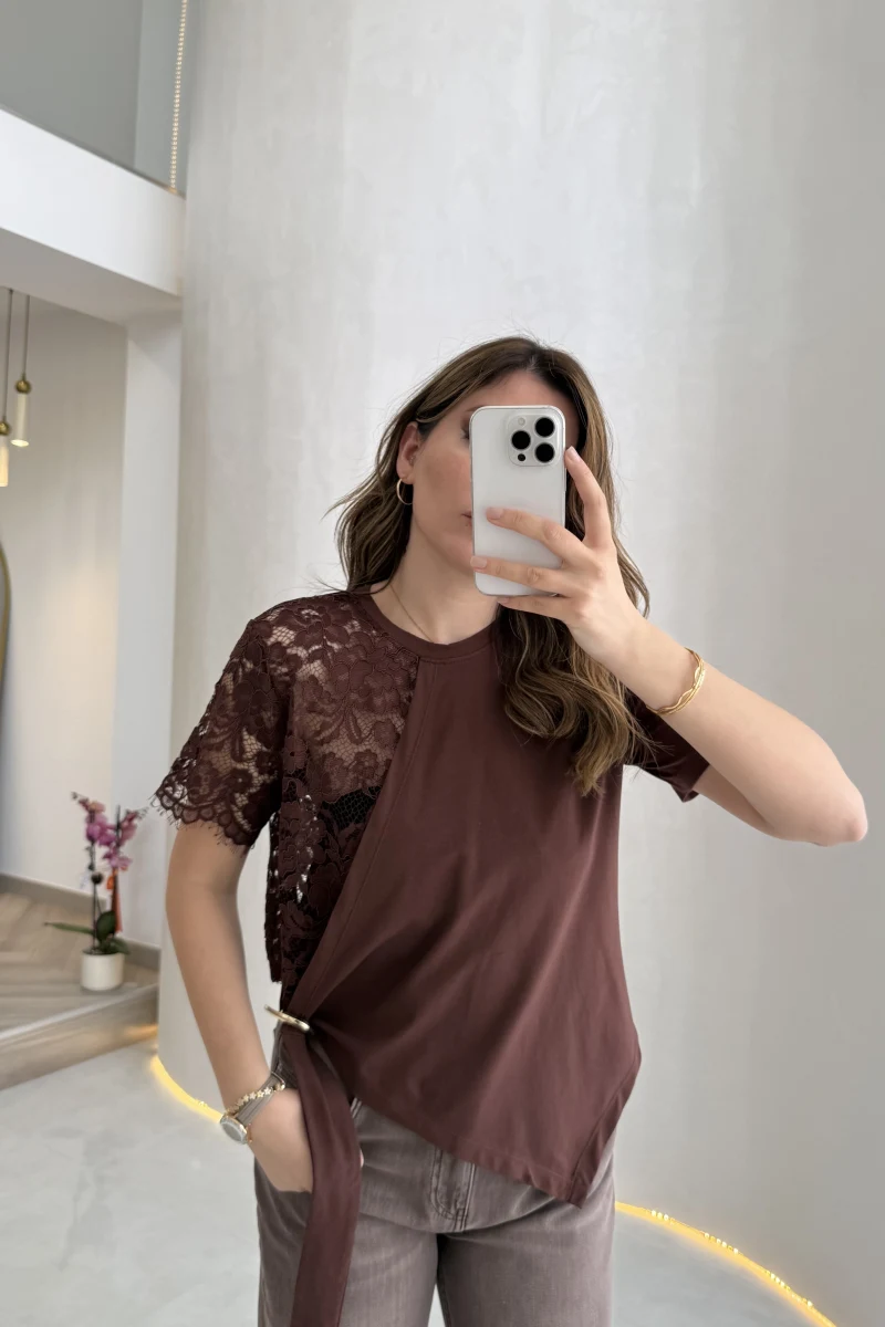 Asimetrik Kesim Dantel Detaylı Kemerli Bluz - Kahve - Kod: 2964