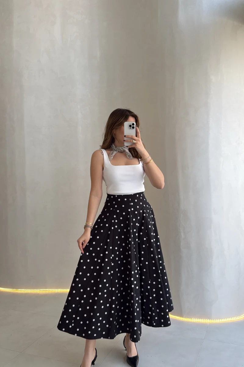 Puantiyeli Astarlı Kloş Etek - Siyah