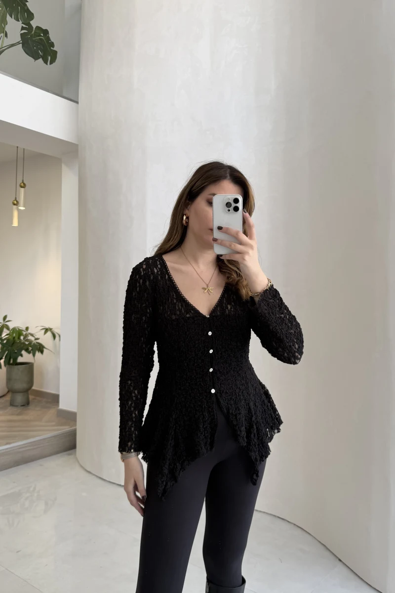 Blossom Asimetrik Kesim Düğmeli Dantel Bluz - Siyah - Kod: 39259