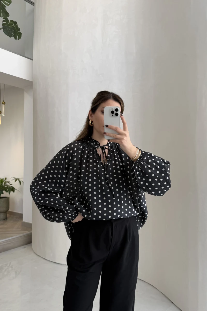 Destiny Yaka Detay Puantiyeli Bluz - Siyah - Kod: 39301