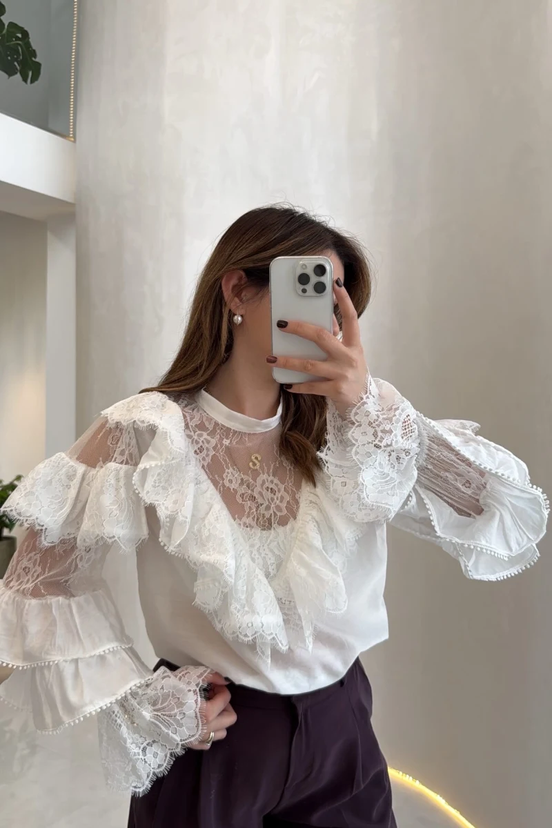 Robi Dantel Detay Fırfırlı Bluz - Ekru - Kod: 39371