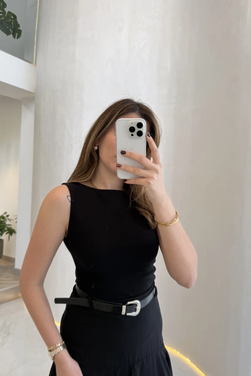 Dilvin Sıfır Kol Beli Büzgü Detaylı Kayık Yaka Body - Siyah - Kod: 31589