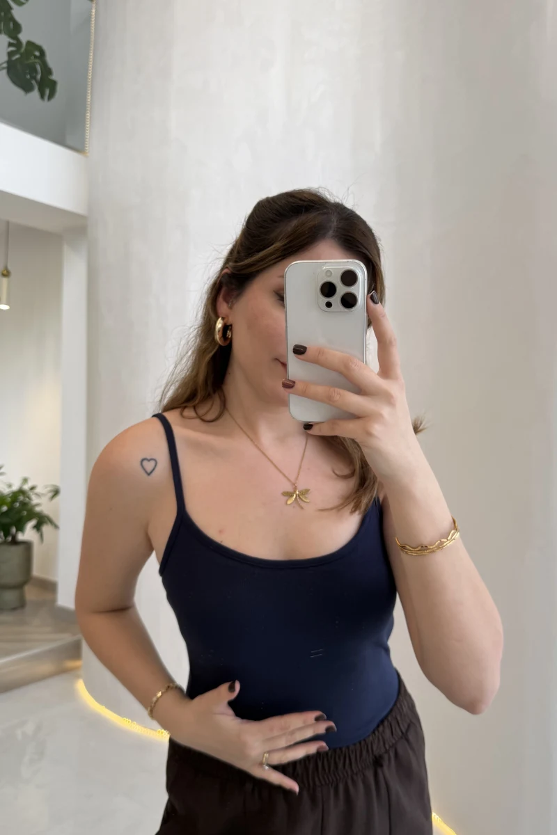 Uzun Göğüs Pedli İnce Askılı Body - Lacivert
