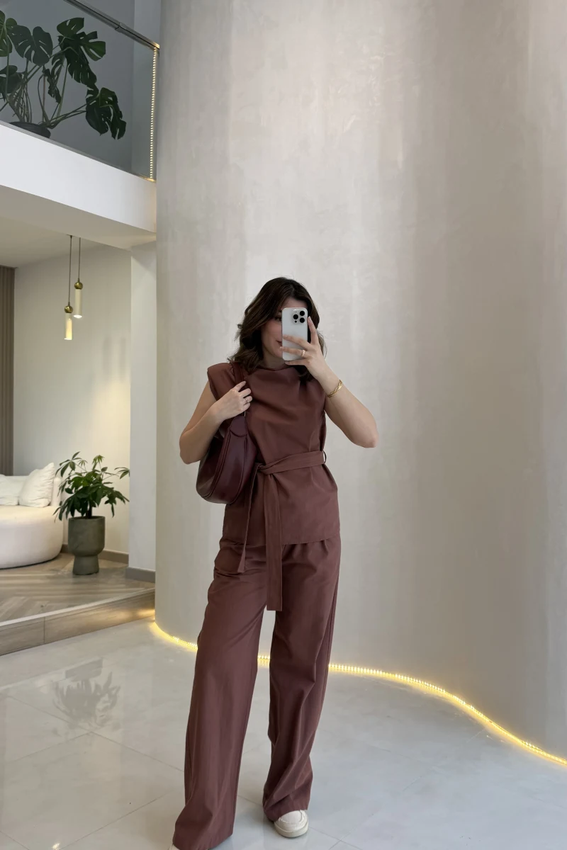 Access Kuşaklı Dik Yaka Sıfır Kol Vatkalı Takım - Kiremit - Kod: 8965