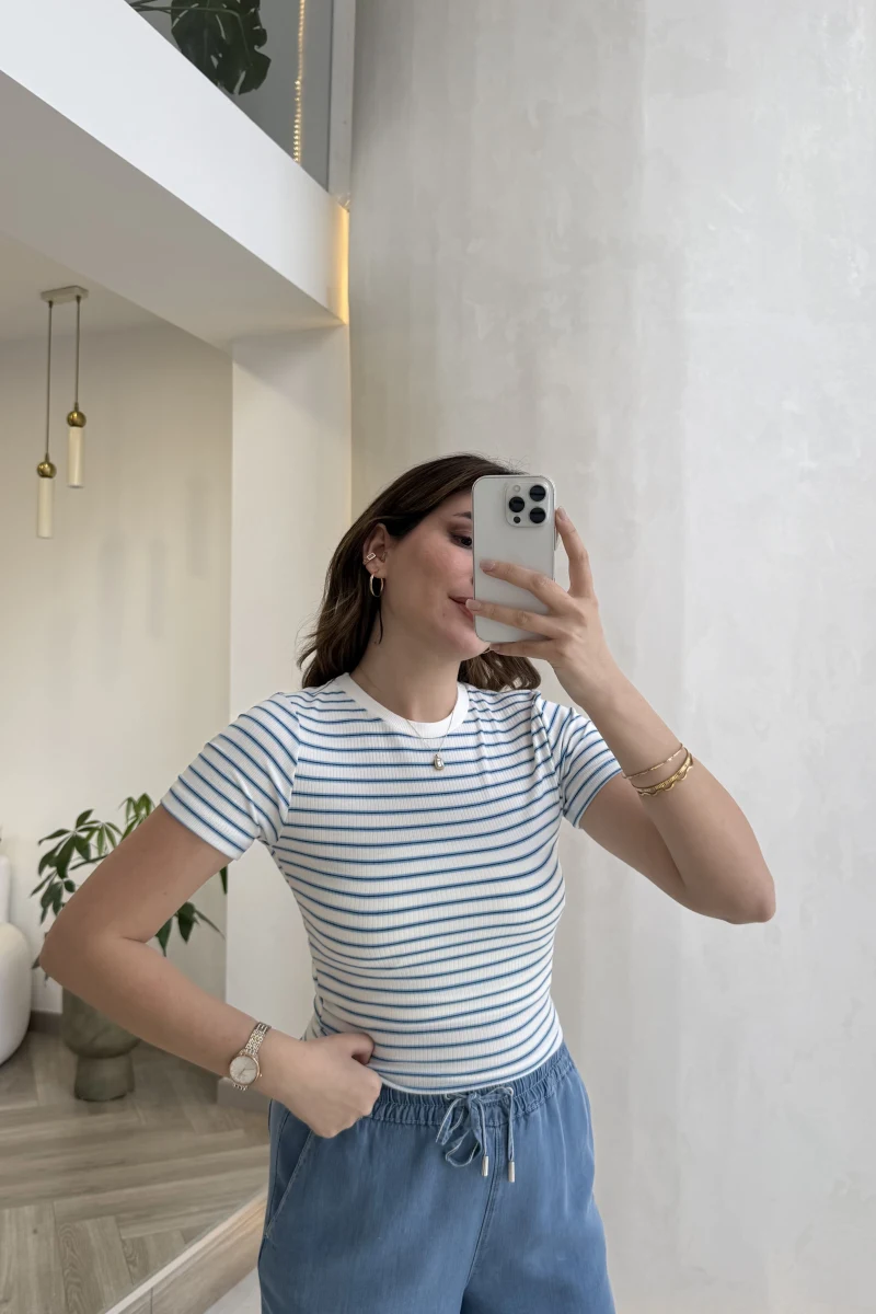 Mavi Çizgili Beyaz Kısa Kol T-shirt - Kod: 6962