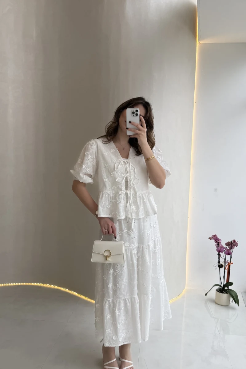 Elena Çiçek Dokulu Brode Detay Bluz Etek Takım - Ekru - Kod: 1072-5067