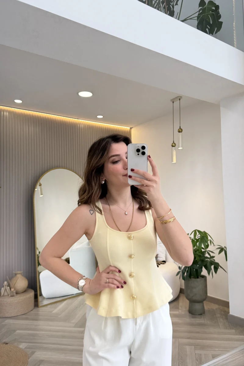 Düğmeli Bel Detaylı Sıfır Kol Bluz - Sarı - Kod: 31979