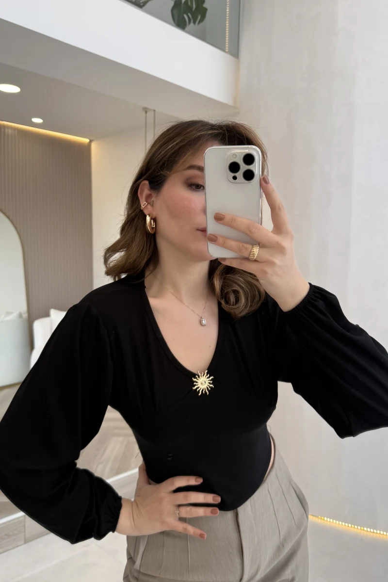 Sun Aksesuar Detay Bağlamalı Bluz - Siyah - Kod: 1032