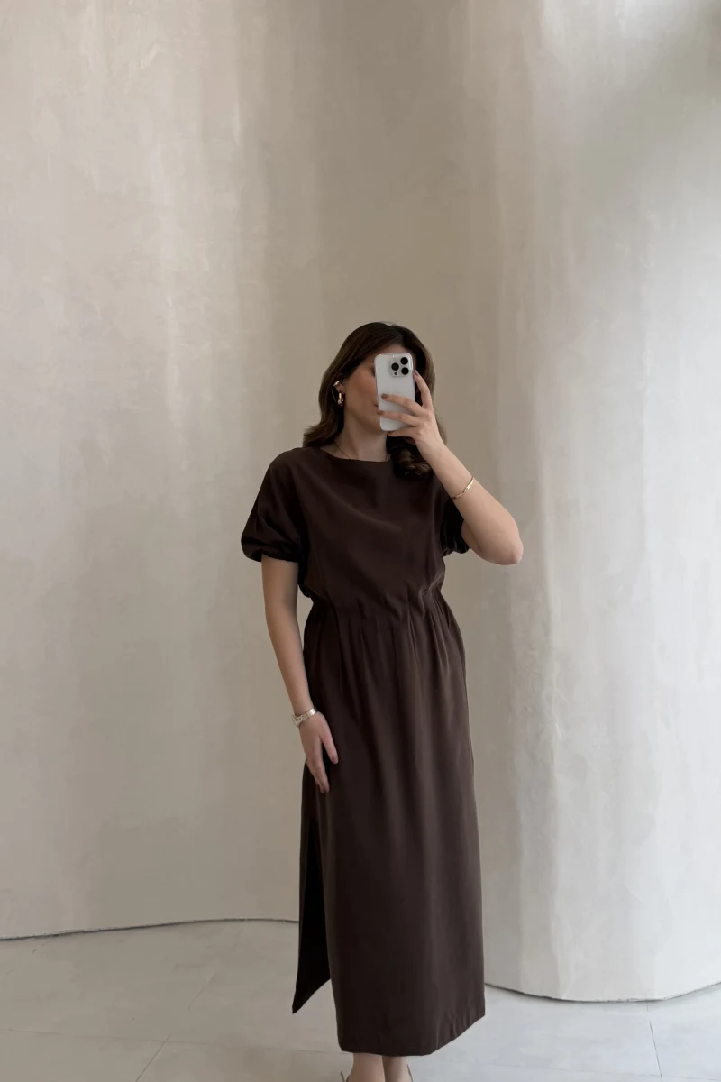 Balon Kol Yırtmaçlı Beli Pileli Pamuk Kumaş Elbise - Kahve - Kod: 060