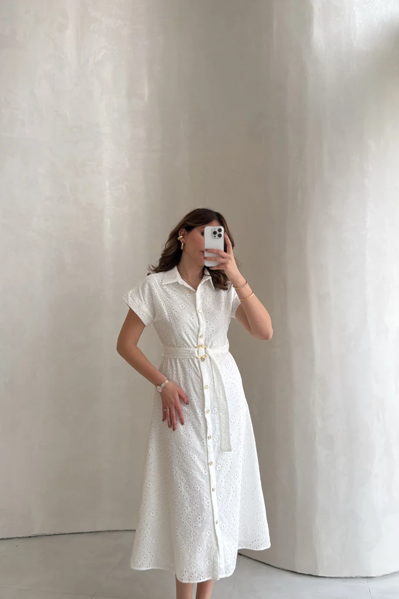 Beyaz Kuşaklı Düğmeli Brode Elbise - Kod: 3090