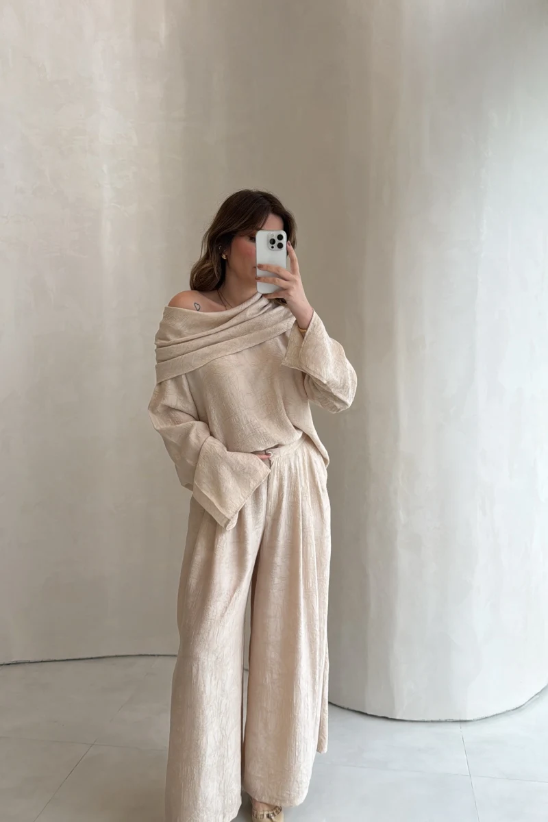 Madonna Yaka Bluz Geniş Paça Pantolon Takım - Taş - Kod: 0957