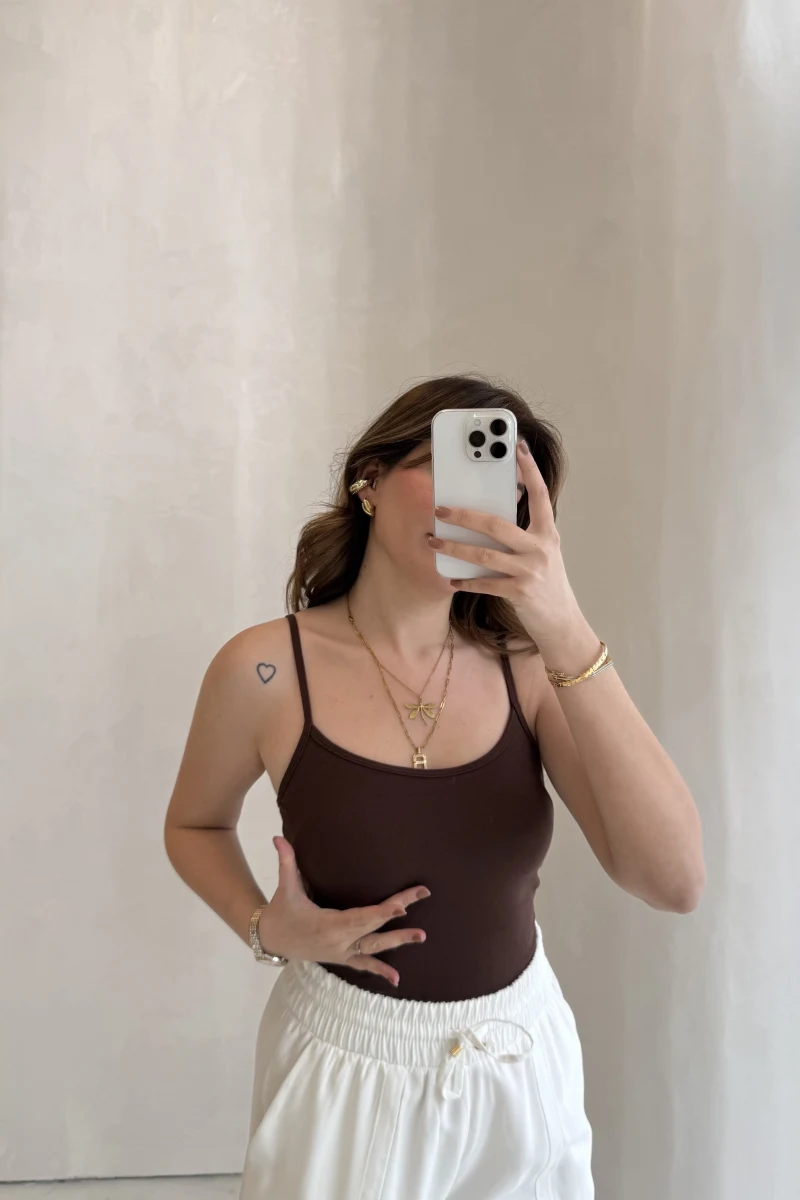 Uzun Göğüs Pedli İnce Askılı Body - Kahverengi