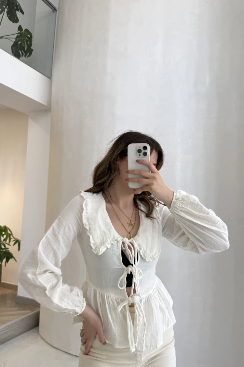 Petra Bebe Yaka Bağlamalı Bluz - Beyaz - Kod: 1051