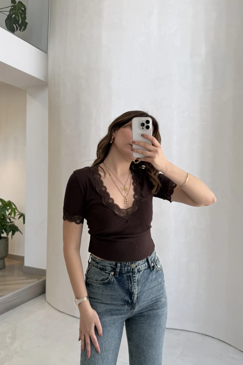 Fitilli Dantel Detay Bluz - Kahverengi - Kod: 1080